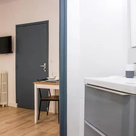 Le Blossac, A 300m Du Centre - Wifi Appartement Poitiers