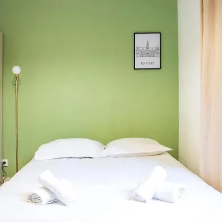 Apartament Le Blossac, A 300m Du Centre - Wifi